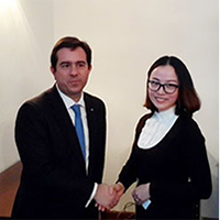 與希臘發(fā)展部副部長(zhǎng)親切會(huì)晤